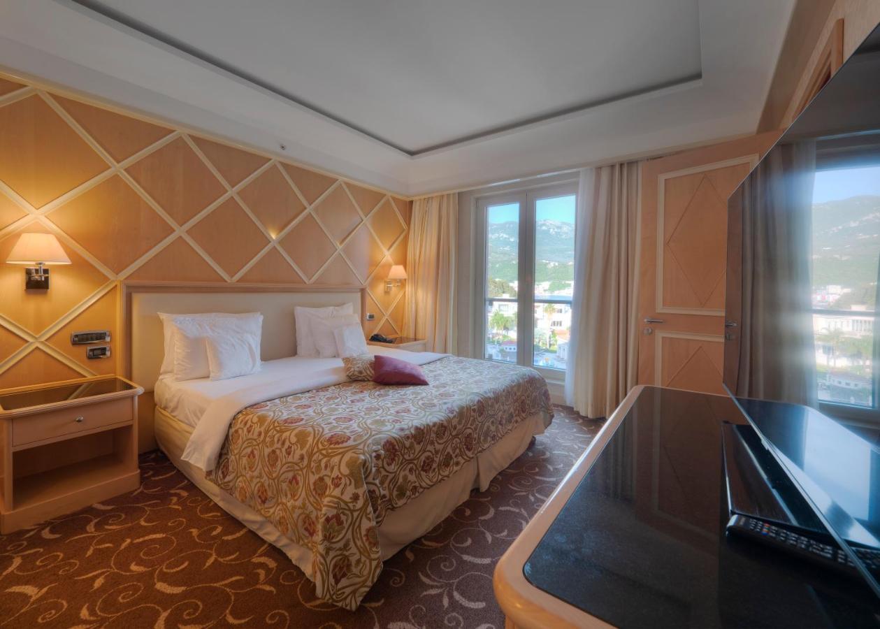 Splendid Conference & Spa Resort Budva Luaran gambar A room at the hotel