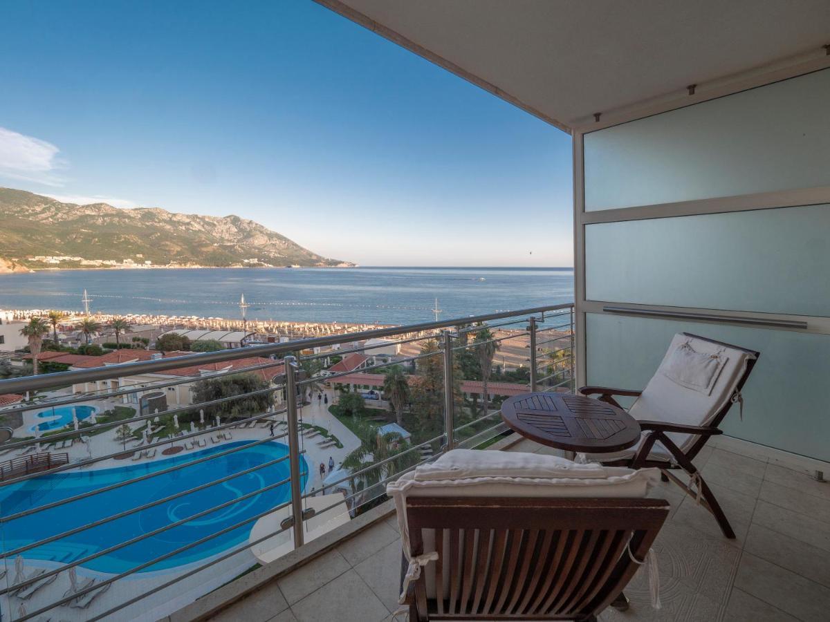 Splendid Conference & Spa Resort Budva Luaran gambar A balcony in Turkey