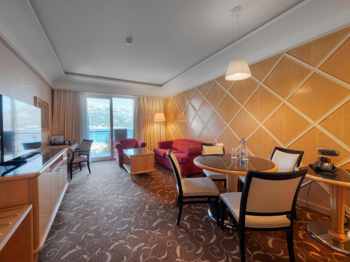 Splendid Conference & Spa Resort Budva Luaran gambar A suite on board
