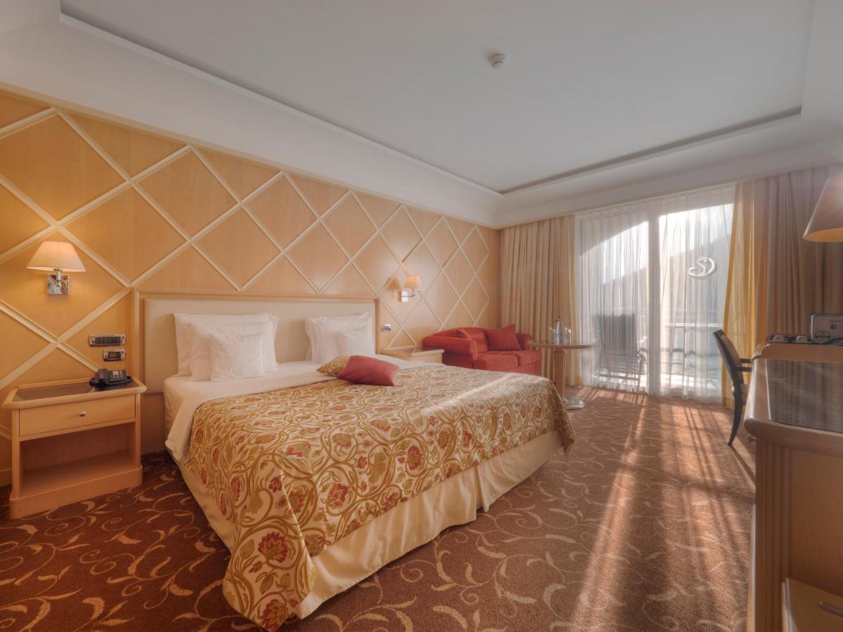 Splendid Conference & Spa Resort Budva Luaran gambar A room at the hotel