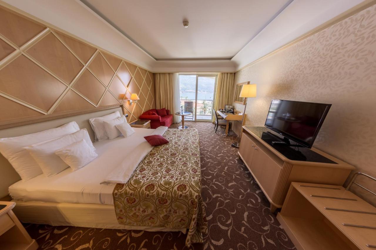 Splendid Conference & Spa Resort Budva Luaran gambar A room at the hotel
