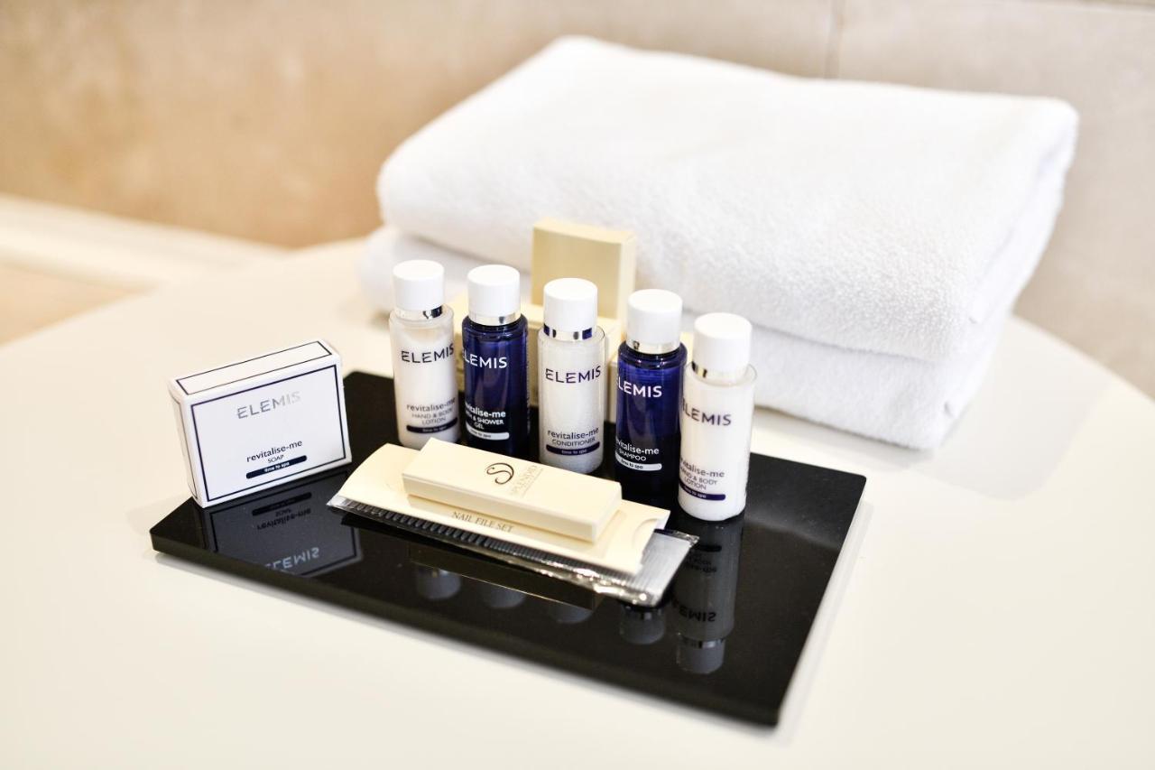 Splendid Conference & Spa Resort Budva Luaran gambar A selection of Elemis products