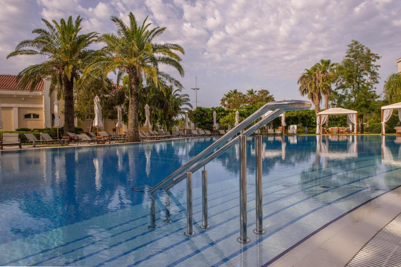 Splendid Conference & Spa Resort Budva Luaran gambar Pool at the hotel