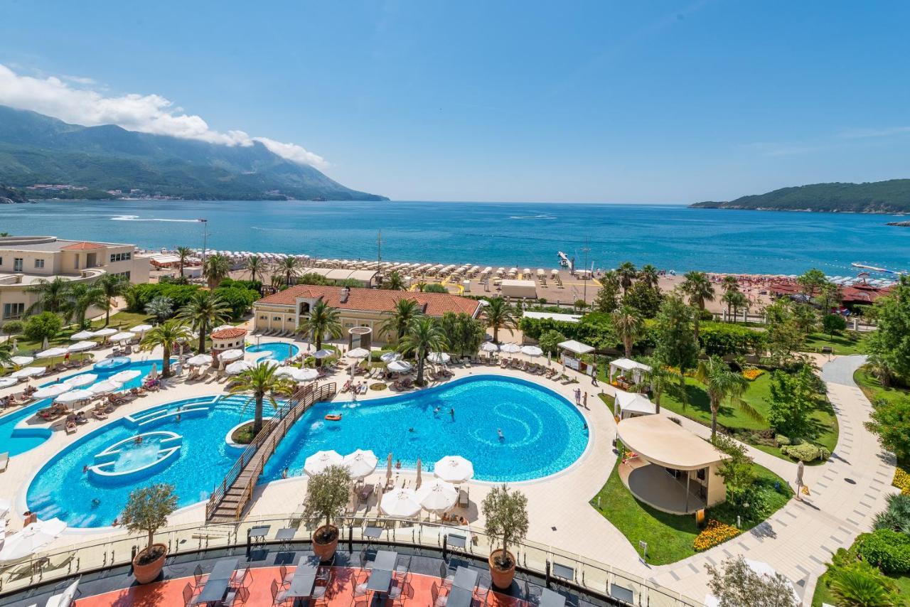 Splendid Conference & Spa Resort Budva Luaran gambar The swimming pool at the hotel