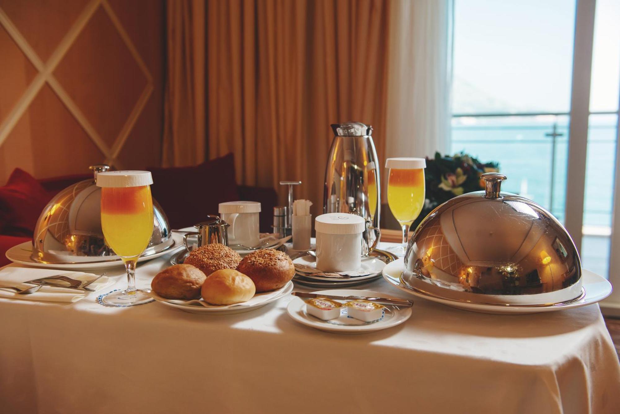 Splendid Conference & Spa Resort Budva Luaran gambar Room service