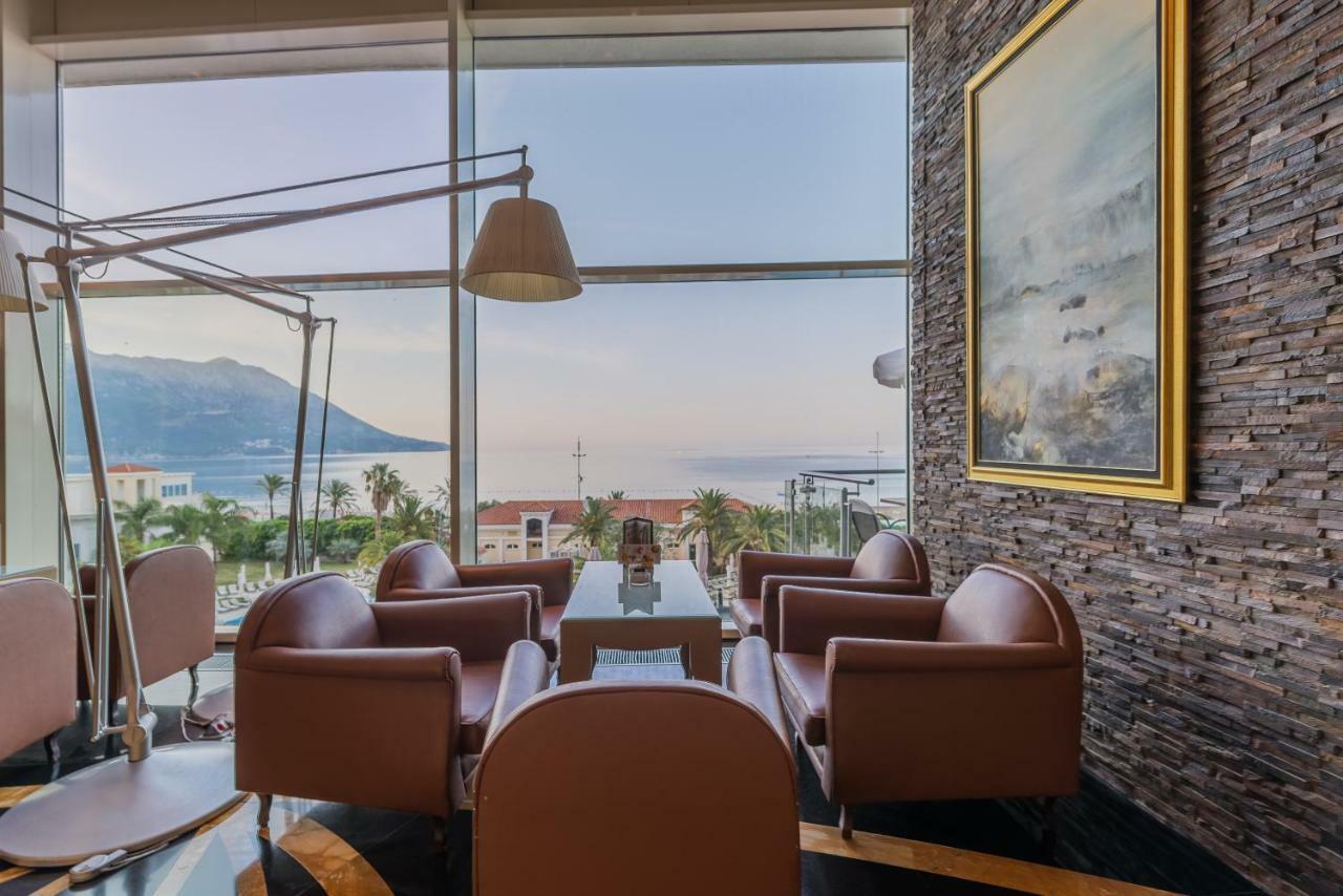 Splendid Conference & Spa Resort Budva Luaran gambar The lounge at the airport